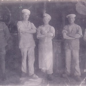 opa Seuskens 2e rechts ©maart 1918